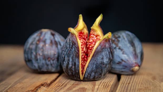 what-are-fresh-dried-figs-nutrition-and-benefits