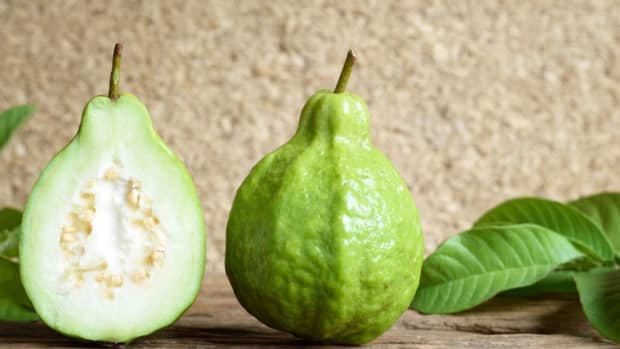 how-to-eat-white-guava