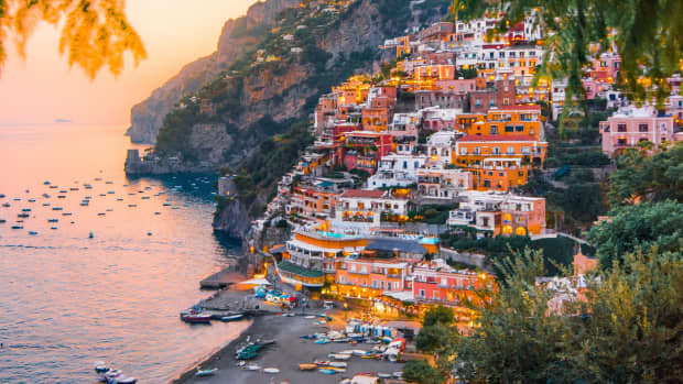 the-amalfi-coast-it-is-a-dream-place-that-isnt-quite-real