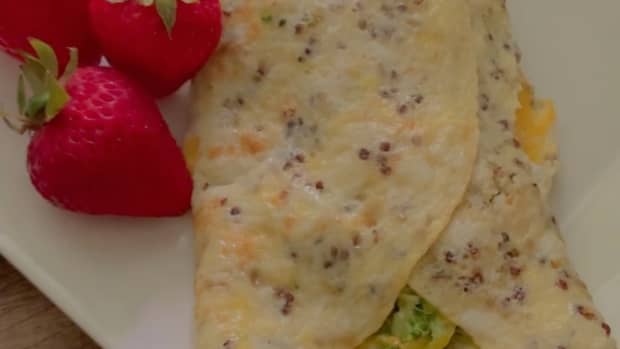broccoli-and-cheese-quinoa-omelette