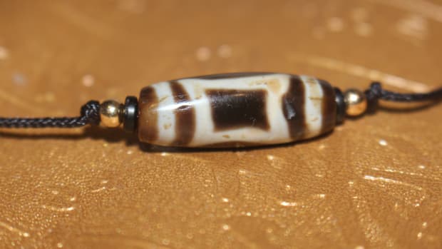 the-myth-and-mystery-of-tibetan-dzi-stone-beads