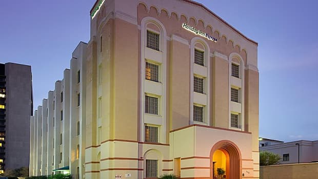 Holiday Inn Express San Antonio Riverwalk Hotel