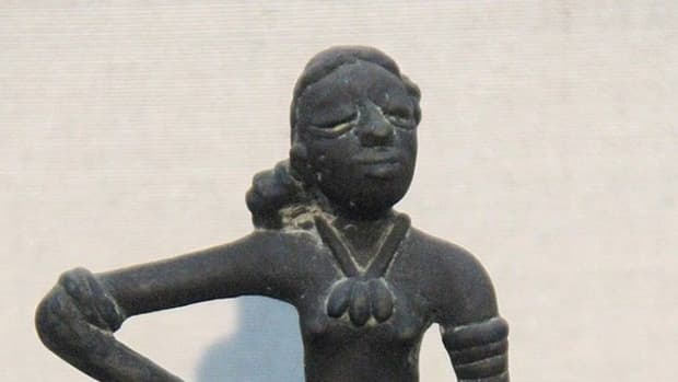 dancing-girl-sculpture-from-mohenjo-daro-indus-valley-civilization-bronze-2300-1750-bce