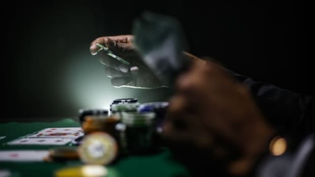 how-to-recognize-if-someone-you-know-may-have-a-gambling-addiction