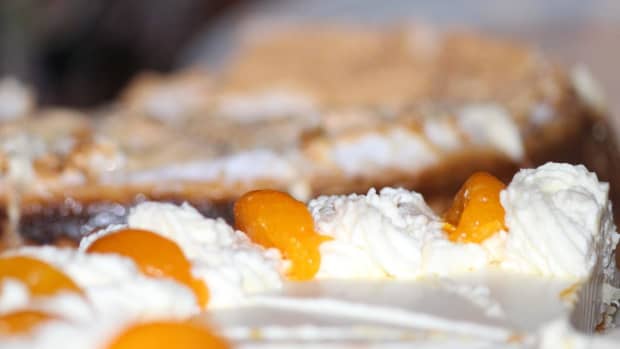 upside-down-peaches-and-cream-cake-recipe-reuploaded