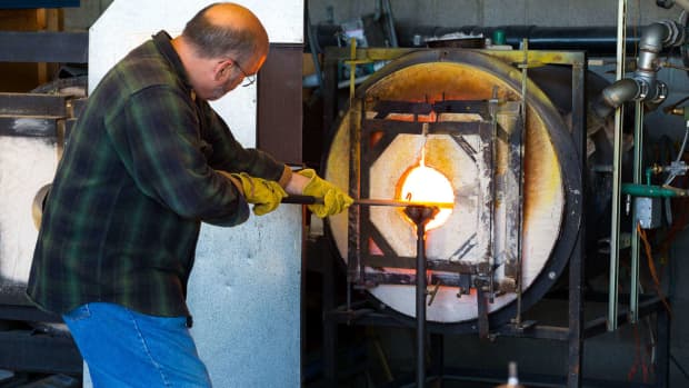 a-history-of-glass-making-and-blowing-throughout-the-ages
