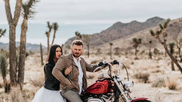 biker-wedding-unique-wedding-ideas-and-wedding-decorations-with-motorcycle-wedding-themes