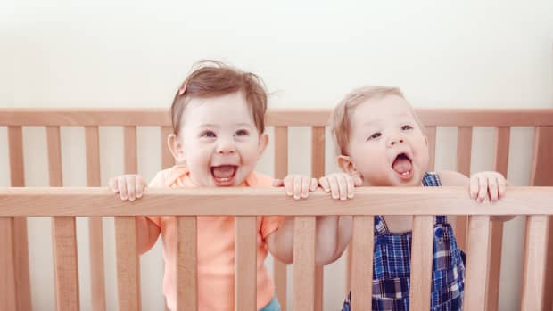 twin babies in crib