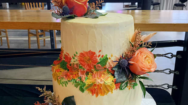 the-dos-and-donts-when-ordering-your-wedding-cake-a-cake-artists-perspective