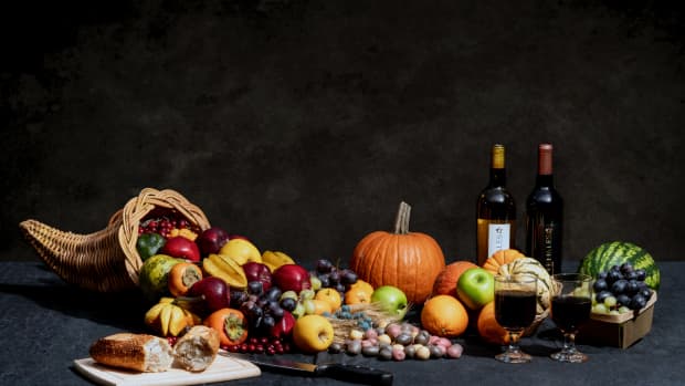 how-did-the-cornucopia-become-associated-with-thanksgiving