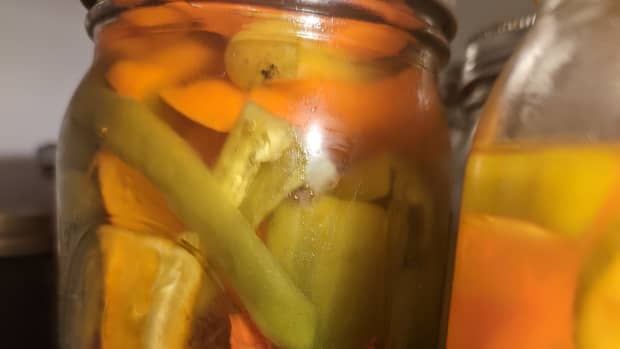 sweet-peppers-pickled-one-jar-at-a-time