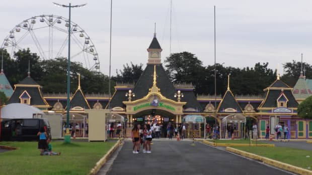 philipppines-enchanted-kingdom-amusement-park
