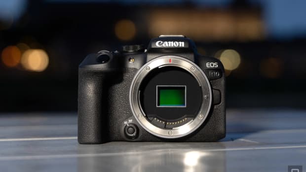 the-canon-eos-r10-mirrorless-camera-review