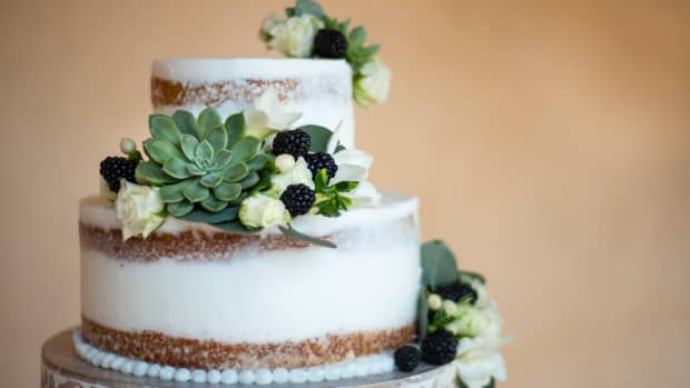 wedding-cakes-traditional-to-contemporary