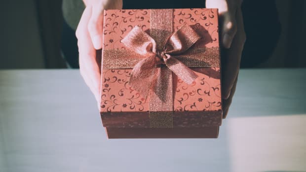 what-to-buy-your-girlfriend-10-gift-ideas