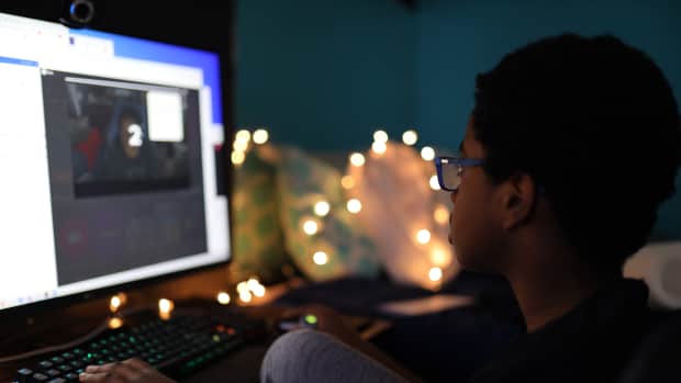 5-ways-how-electronicscomputers-are-helpful-for-young-growing-children