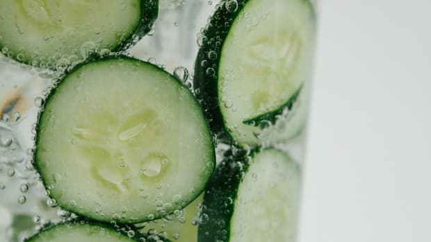 5-quick-ways-to-spruce-up-plain-drinking-water
