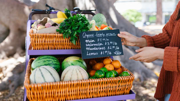 7-secrets-to-more-profits-at-a-farmers-market-or-event