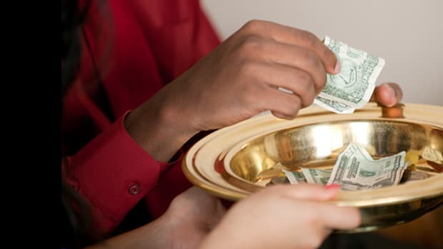 what-if-god-was-sending-a-message-thru-creflo-dollar-that-was-missed-about-tithing