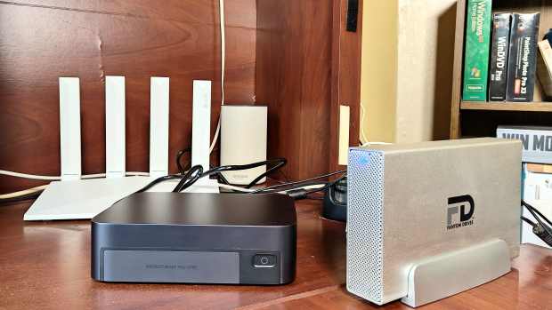review-of-the-ugreen-nasync-dxp480t-plus-network-attached-storage-device