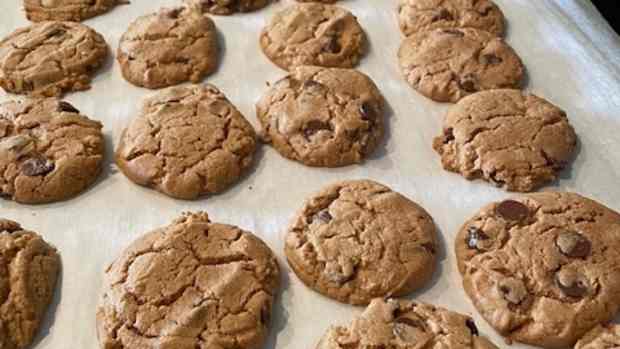 delicious-gluten-free-peanut-butter-cookies