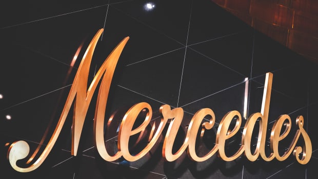 Mercedes gold logo