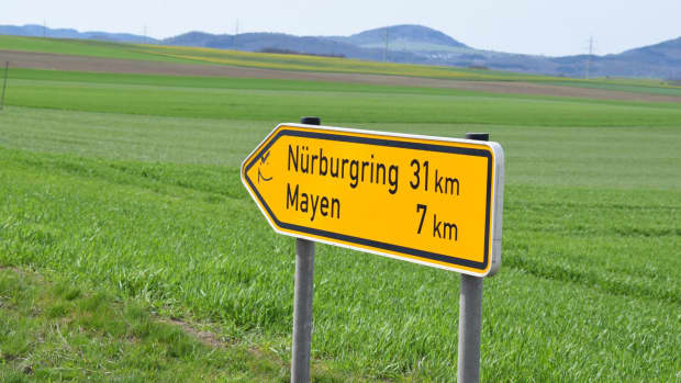 the-green-hell-of-the-nrburgring-racing-track