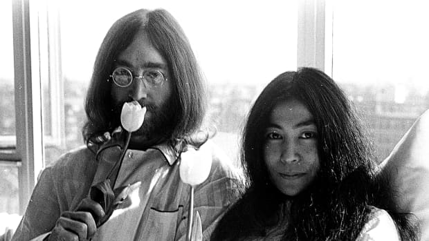reasons-why-john-lennon-was-a-bad-person