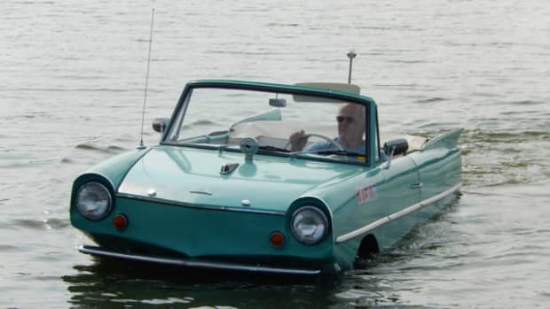 amphicar-an-amphibious-car-sold-to-consumers