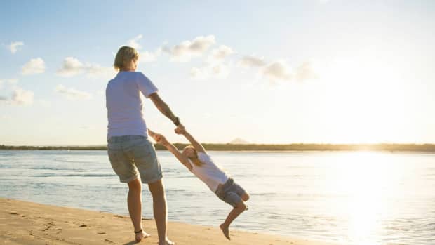 tips-for-single-parents-travelling-abroad-on-vacationholiday