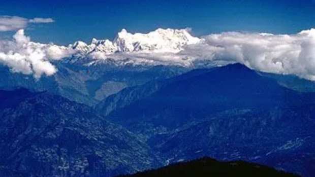 discover-the-himalayas-top-experiences-travel-tips-for