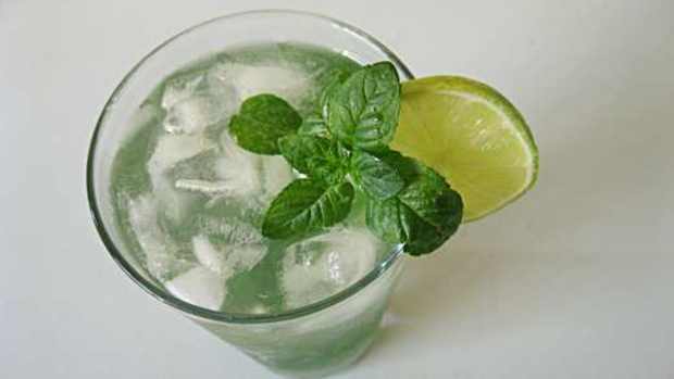 Iced minty limeade / Photo by E. A. Wright
