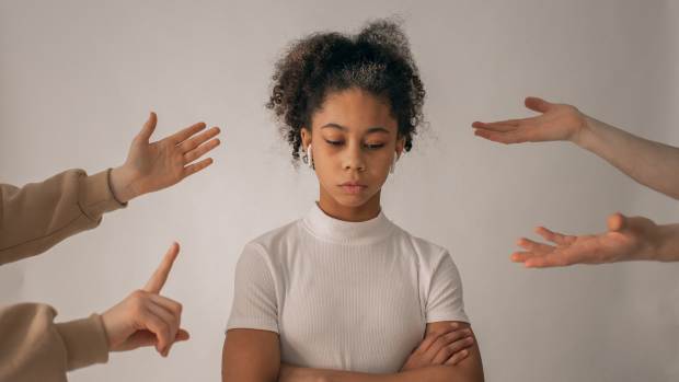 tips-to-parenting-your-tweens-transition-to-adolescence