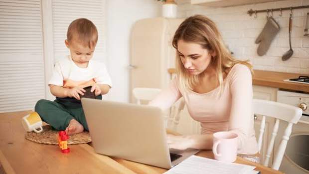 writer-moms-life-is-tough