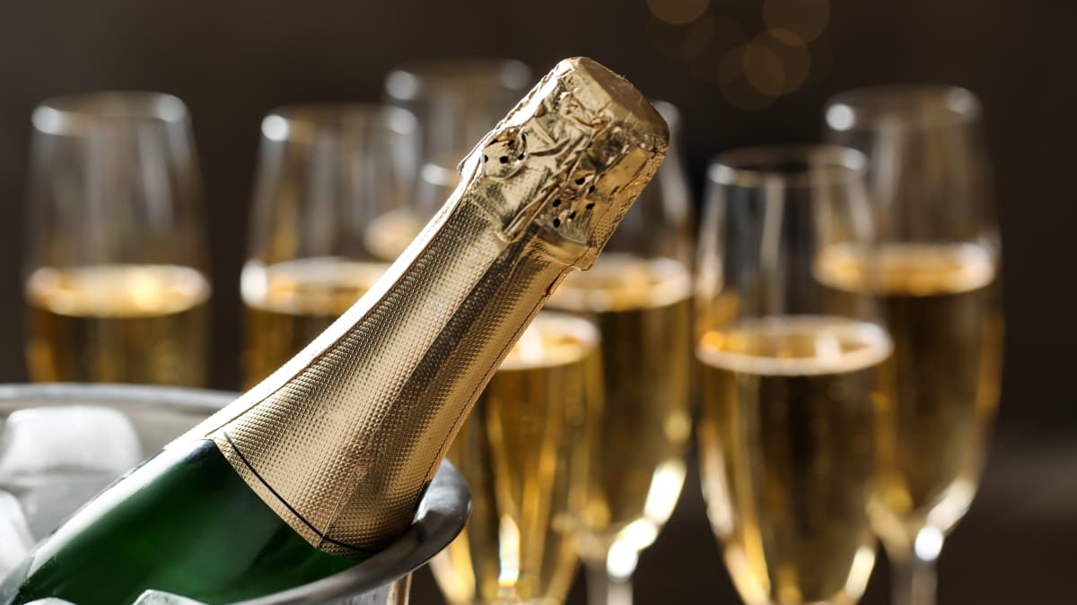 How Many Glasses of Champagne Are in a Bottle?