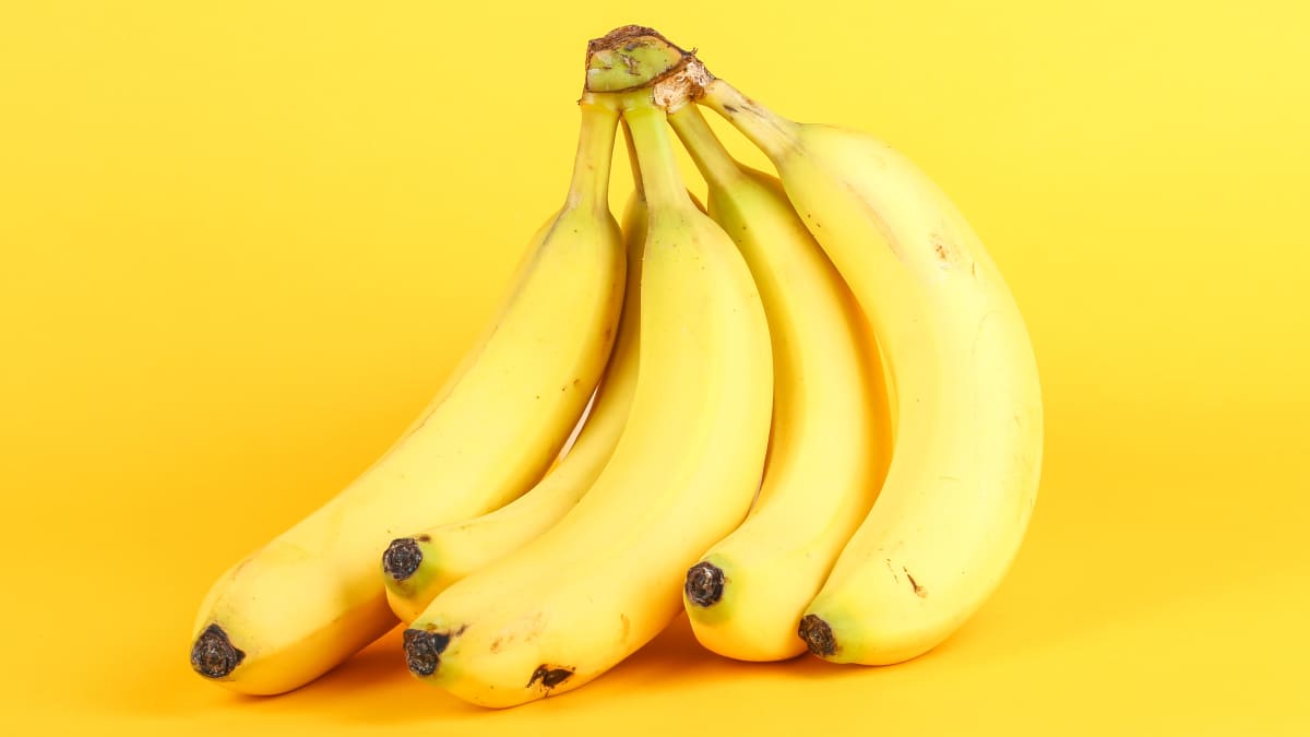 The Simple Trick That Keeps Bananas Fresh — Eat This Not That