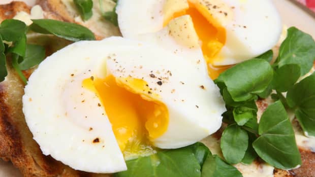 How to Make the Perfect Fried Egg - Delishably