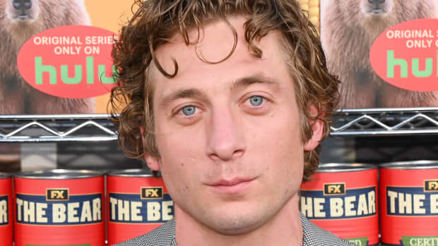 Man Does Hysterical ‘The Bear’ Parody of Jeremy Allen White’s Fanbase ...