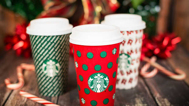 Act Fast! It's Red Cup Day at Starbucks - Delishably News