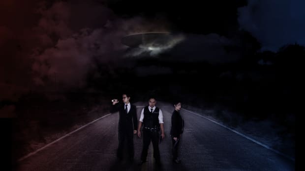 Three secret government agents investigate the paranormal.