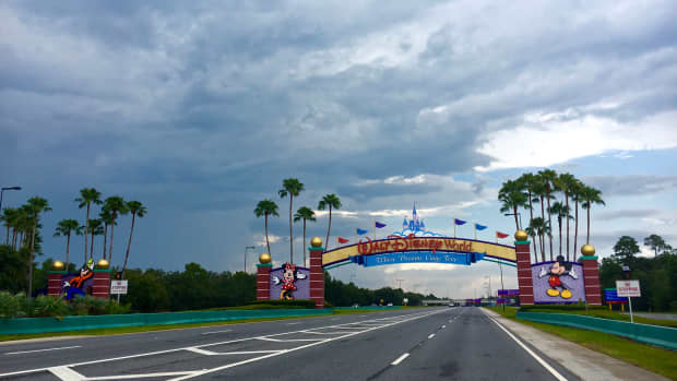 Driver's view of the entrance to Walt Disney World, Orlando FL