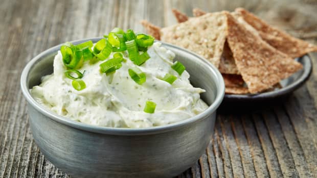 Delicious and Easy 'Pretzel Dip' Appetizer Will Have People Begging for ...