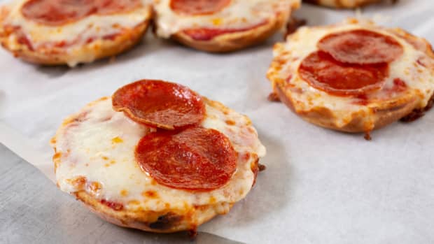 Woman's Recipe for 'Pizza Chips' Is the Snack That's Been Missing From ...