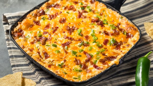 Man’s 'Jalapeno Popper Chicken Dip' Has Us Drooling - Delishably News