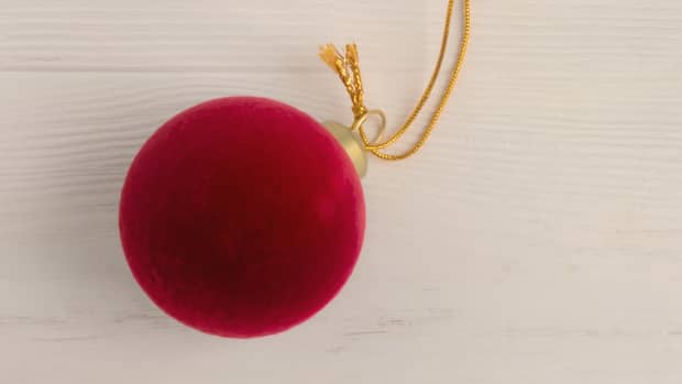 It's Easy to DIY Luxurious Looking Velvet Ornaments - FeltMagnet News