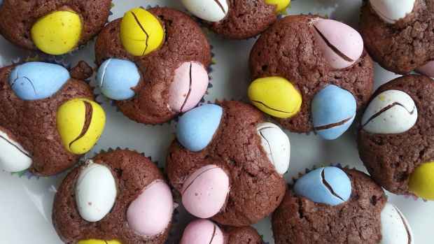 Baker’s Cadbury Egg Cookies Are The Perfect Treat For Easter Celebrations Delishably News