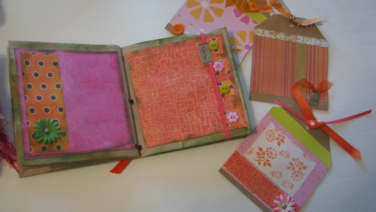 how to make a scrapbook cover from scratch