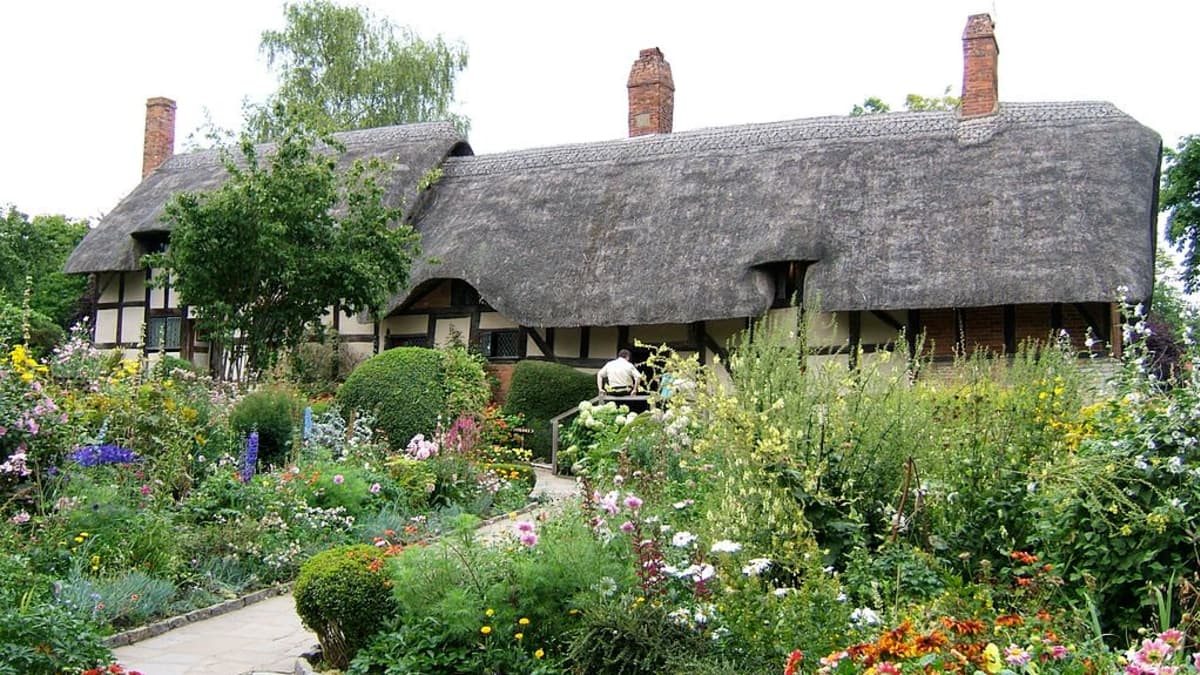 The Basics Of An English Cottage Style Garden Dengarden English Cottage Style Garden, What Flowers Are In A Typical English Garden