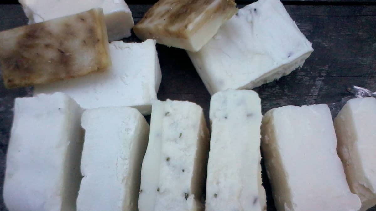 How to Make Easy Homemade Coconut Oil Soap - FeltMagnet