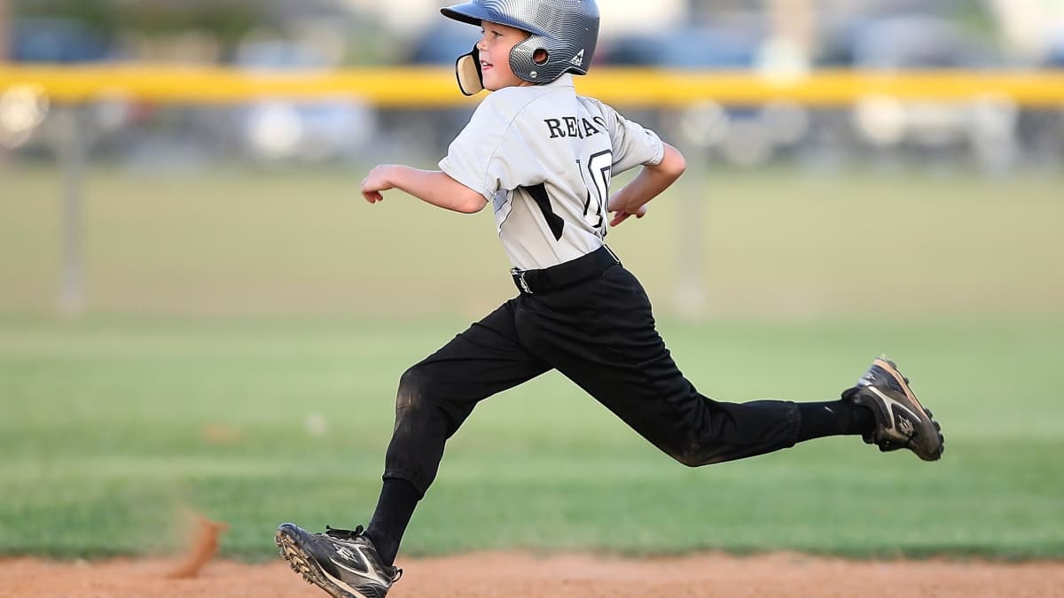 What to Wear for Playing Baseball - HowTheyPlay